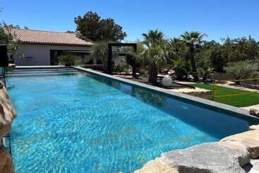 בית מלון כפרי La Pura Vida 34