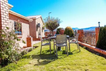 هتل Motherland Guest House