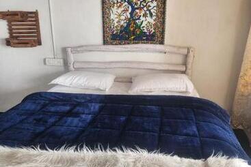 Resort Nirvana By The Peach Retreat