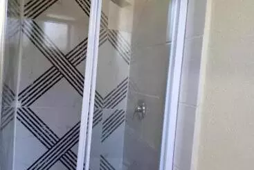 تختخواب و صبحانه Qten City