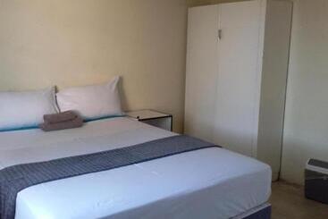 ベッドアンドブレックファースト Qten City