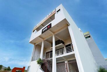 Hotel Oyo Muchhad 75