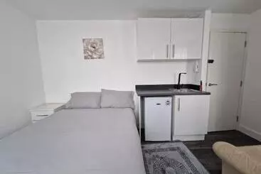 Majatalo En Suite Mitcham