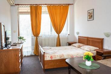 Hotel комплекс плавис