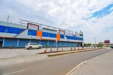 Hotel Fabexpress Jagatraj Vishwa Lodging