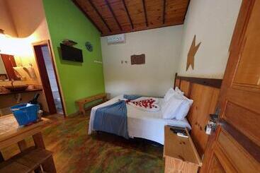 ホテル Pousada Luar