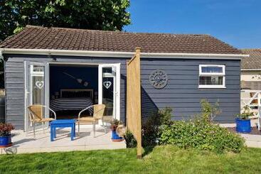 پانسیون Nautical Themed Guest House With Private Patio On The Outskirts Of Lymington