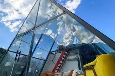 リゾートホテル Aayna Stays