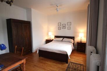 Auberge Comme Au Premier Jour