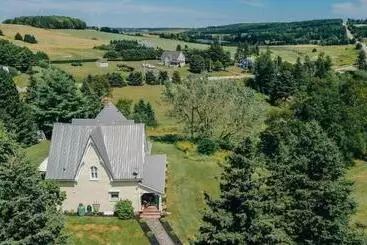 Clinton Pond Bed And Breakfast