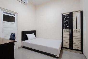 Hotel Oyo Life 3531 Wisma Eka