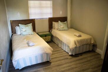 بنسيون Avoca River Cabins