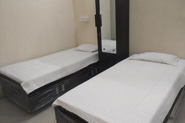 Auberge Hôtelière Dormitory & Pg Times World Althan