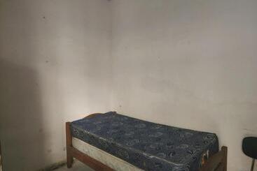 בית מלון כפרי Oyo 93869 Regina Homestay Syariah