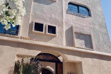 هتل Wonders Atlas