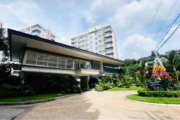 아파트호텔 Industrial Studio In Mivesa Lahug