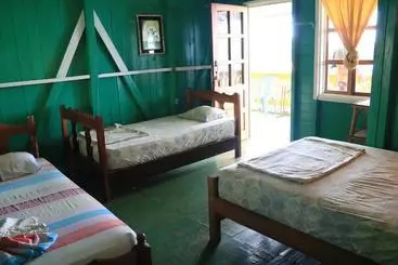 ユースホステル Hostal Bastimentos
