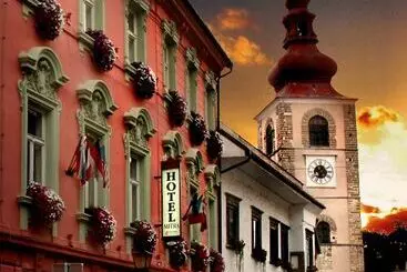 Mitra, Story Hotels