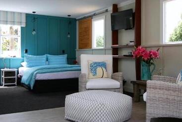 Top Floor Bed And Breakfast