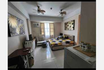 Otel 101 Newport Blvd