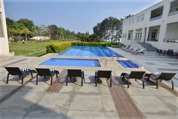 Hotell Spree Resort At Century Wintersun