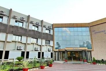 Fabhotel Prime The Hindustan Residency