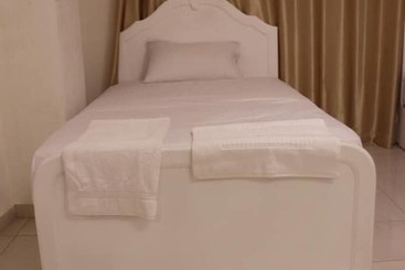 هتل آپارتمان Falcon Hotels