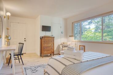 茅舍 2 Decks W/ Lake Glimpse Views Modern Luxe Cabin A Frame Retreat By Avantstay