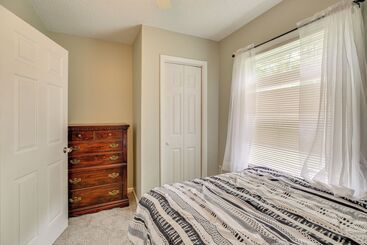 קוטג'' Charming Little River House < 7 Mi To Beach!