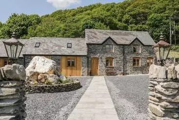 Maaseutuhotelli Cosy Countryside Barn Retreat In Corwen