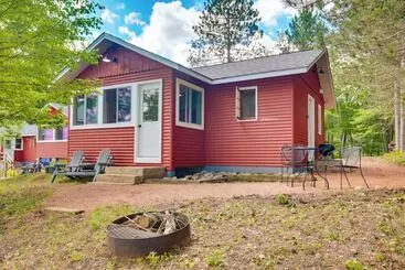 コテージ Bearskin Lake Cabin: Fish, Boat & Relax!