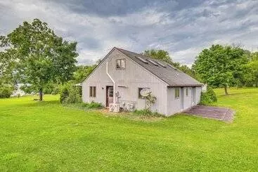 Mökkimajoitus Keuka Lake Cabin W/ Boat Dock Access & Fire Pit!