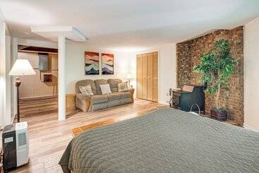 بيت ريفى The Round House    Treetop North Carolina Cabin!