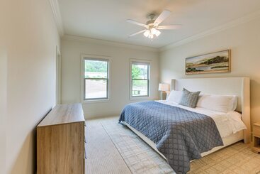 별장 Waterfront Alexander City Home W/ Private Dock!