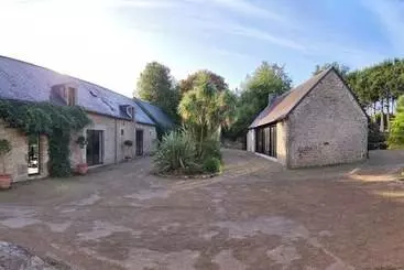 Le Jardin Saint Germain Lodges & Events