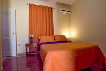 پانسیون Iriss House