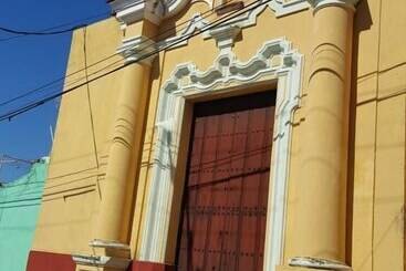 پانسیون Hostal El Balcon