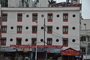 הוסטל Jc Woodville Manor