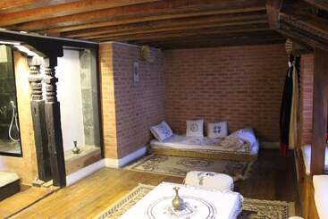 تختخواب و صبحانه Goathchen Guest House