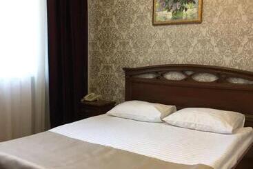 호텔 Restaurant Lyube Plus