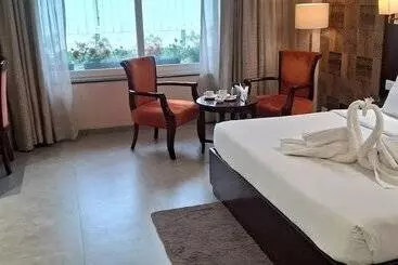 J P Hotel And Wedding Square