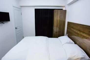 هتل آپارتمان Smyrna Homes & Suits