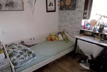 Aamiaismajoitus (B&B) Hellfest 25