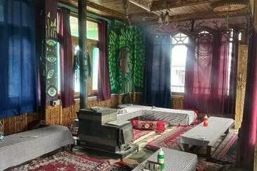 Majatalo Yamuna Guest House Tosh