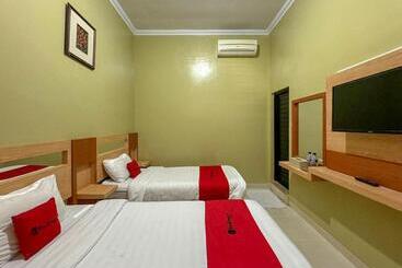 هتل Reddoorz At Shabrina Homestay Syariah Maguwo