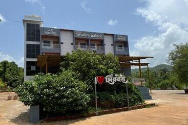 호텔 Shalini Palace