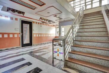 Oyo Hotel Shree Goverdhan Palace