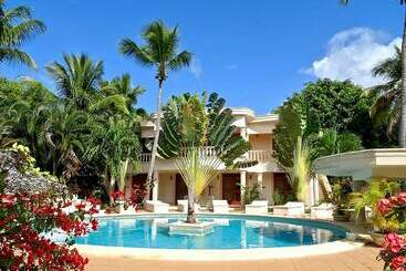 تختخواب و صبحانه Villa La Plantacion