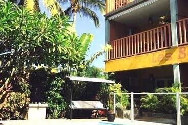 ホテル Hôtel Les Bougainvilliers