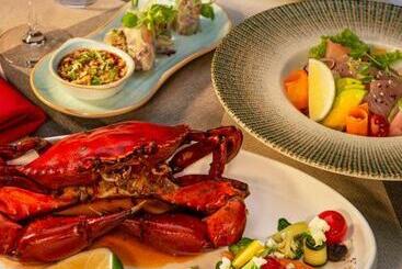 Outrigger Fiji Beach Resort